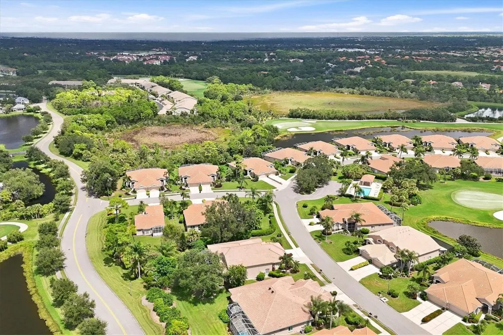 9413 FOREST HILLS CIRCLE Sarasota, FL 34238