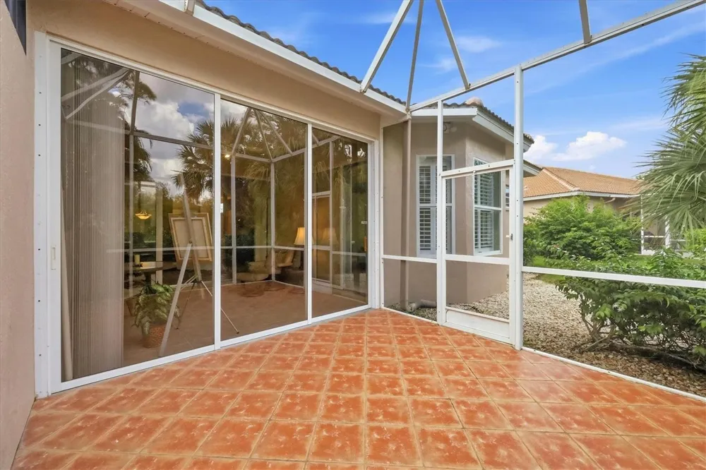 9413 FOREST HILLS CIRCLE Sarasota, FL 34238