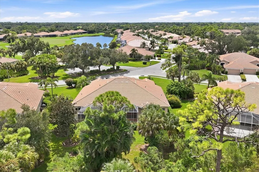 9413 FOREST HILLS CIRCLE Sarasota, FL 34238