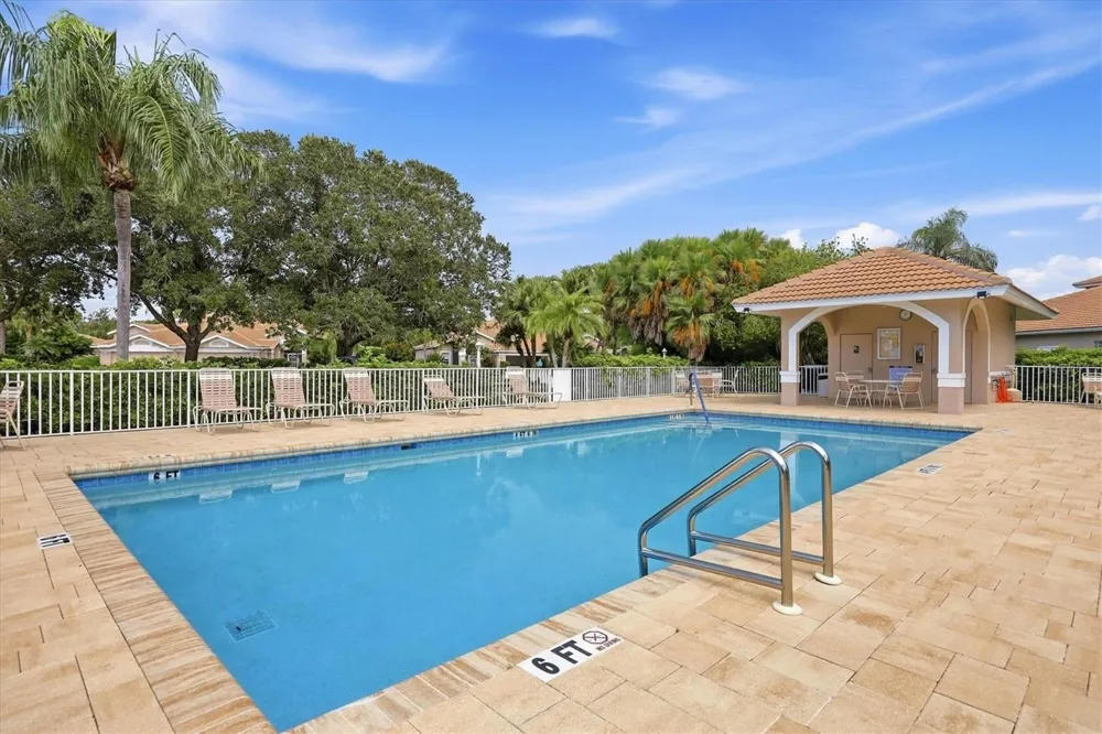 9413 FOREST HILLS CIRCLE Sarasota, FL 34238