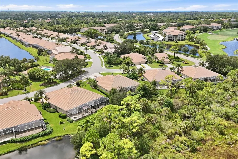 9413 FOREST HILLS CIRCLE Sarasota, FL 34238