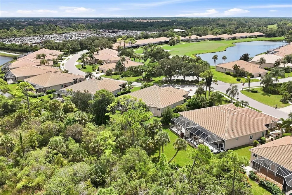 9413 FOREST HILLS CIRCLE Sarasota, FL 34238