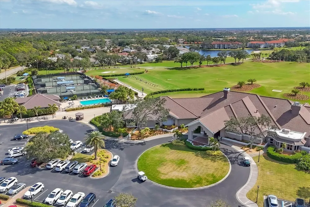 9413 FOREST HILLS CIRCLE Sarasota, FL 34238