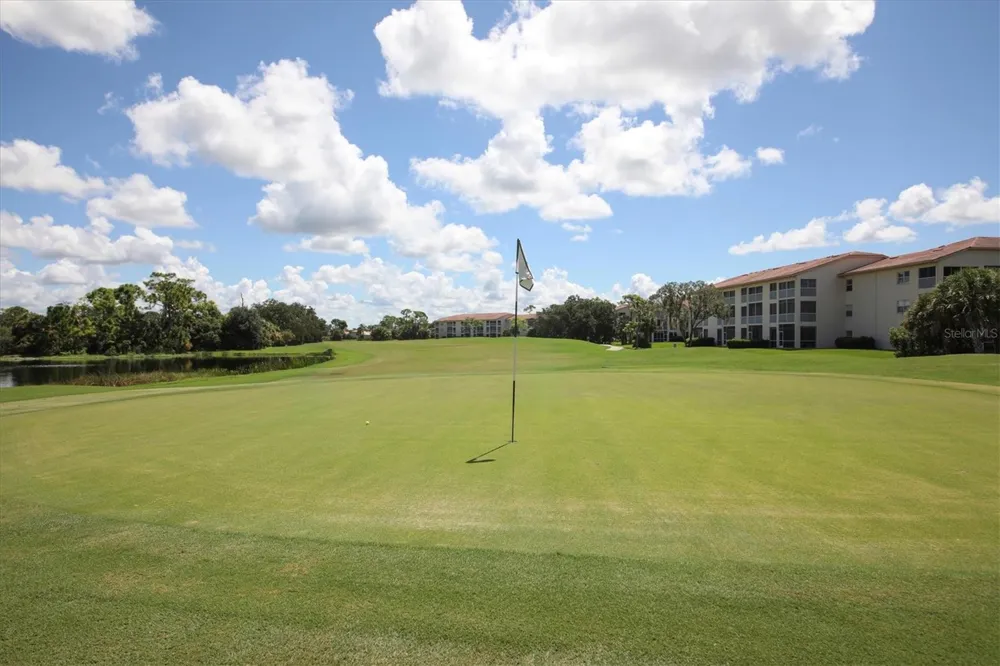 9413 FOREST HILLS CIRCLE Sarasota, FL 34238