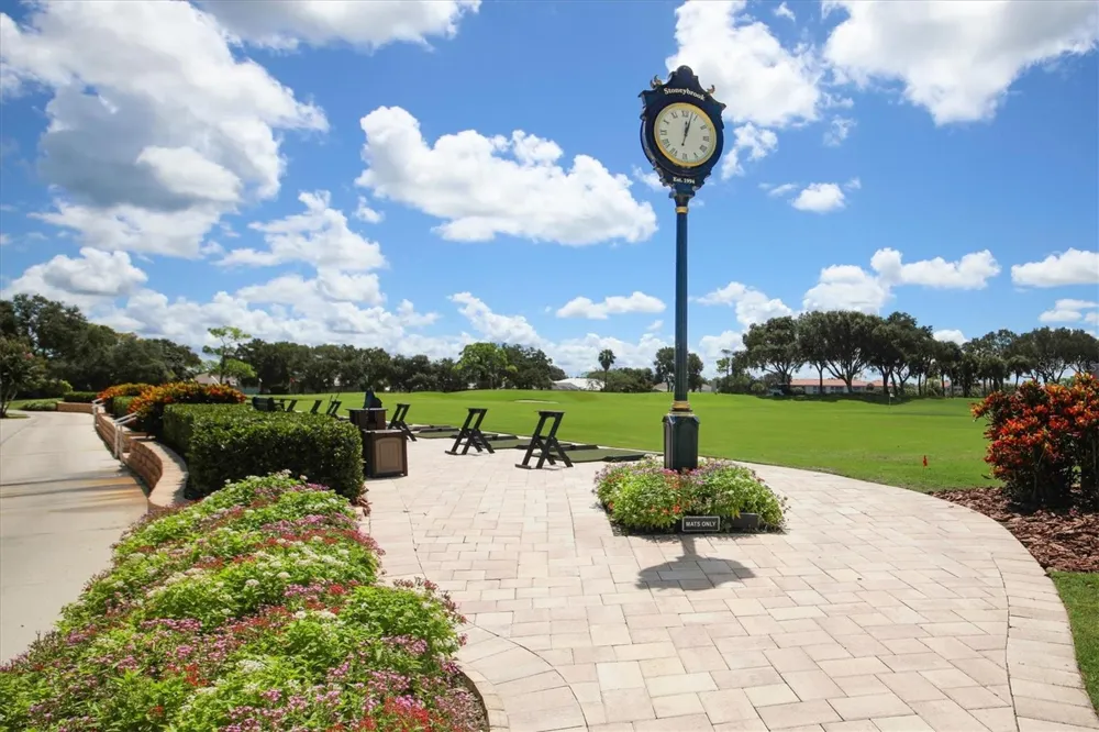 9413 FOREST HILLS CIRCLE Sarasota, FL 34238