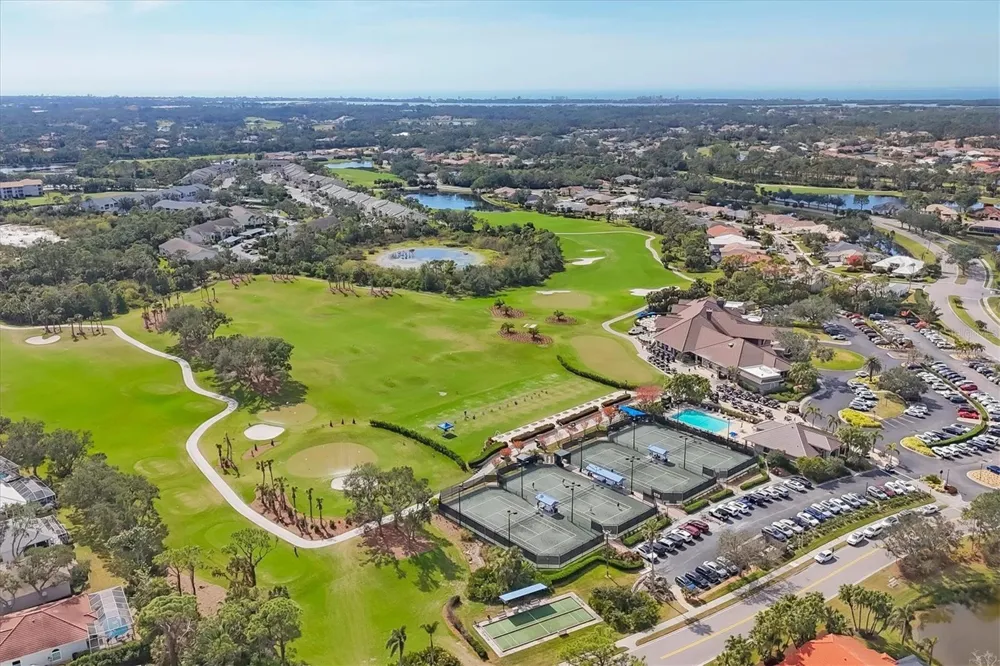 9413 FOREST HILLS CIRCLE Sarasota, FL 34238