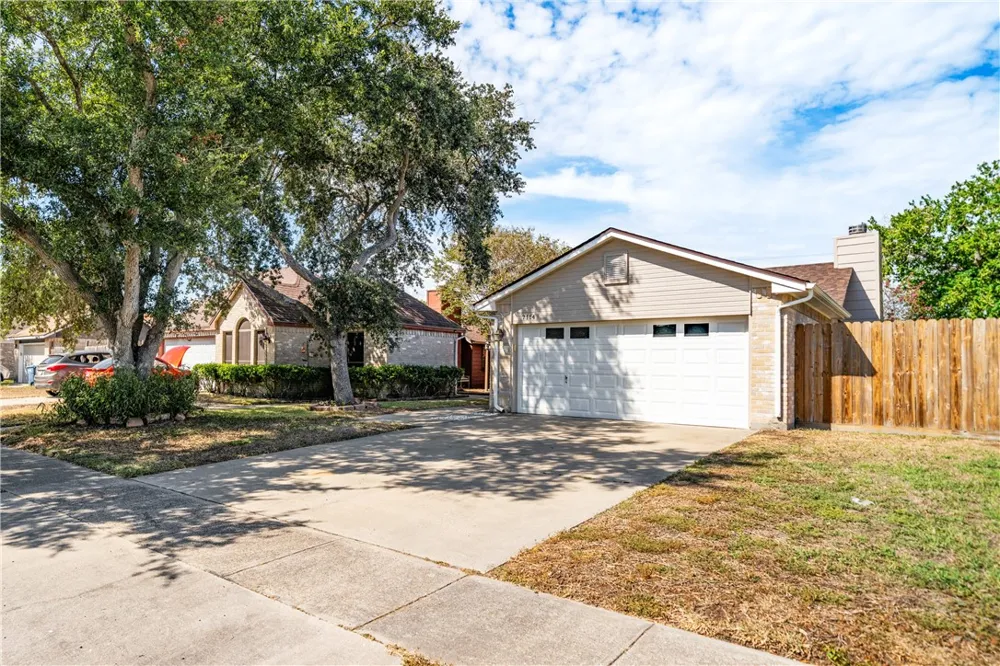 7114 Windbrook Corpus Christi, TX 78414