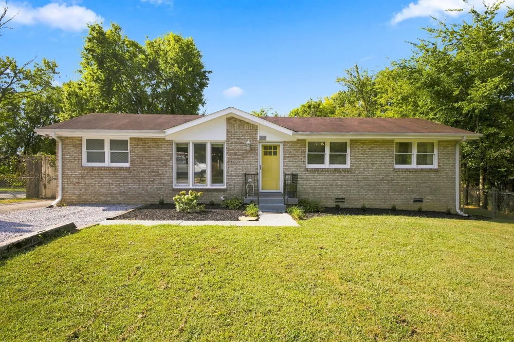 217 Oak Dr Franklin, TN 37064
