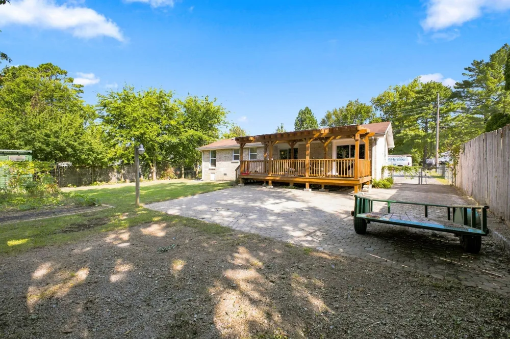 217 Oak Dr Franklin, TN 37064