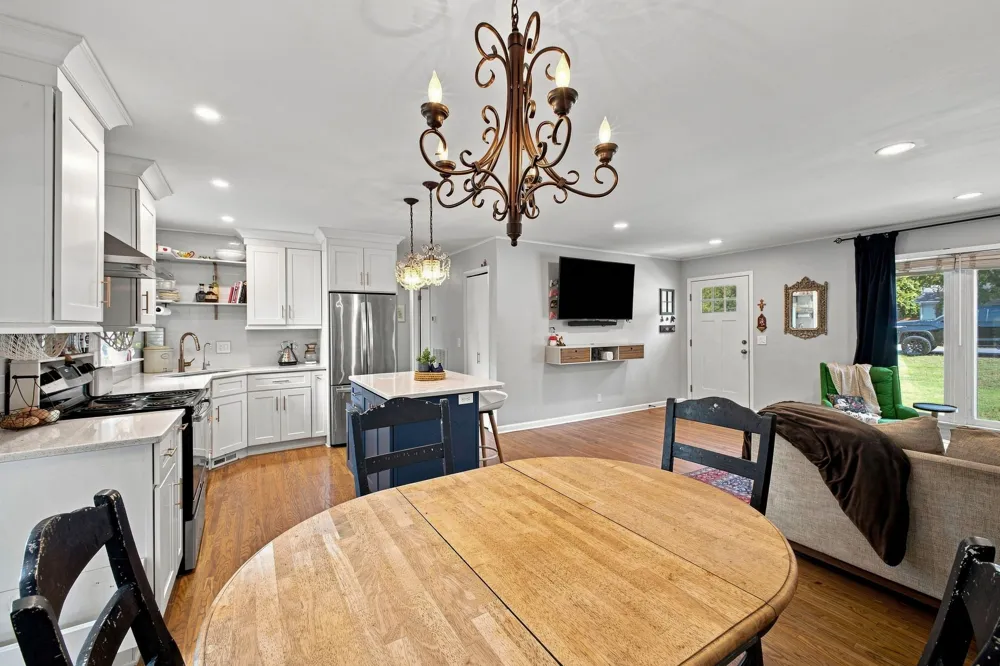 217 Oak Dr Franklin, TN 37064