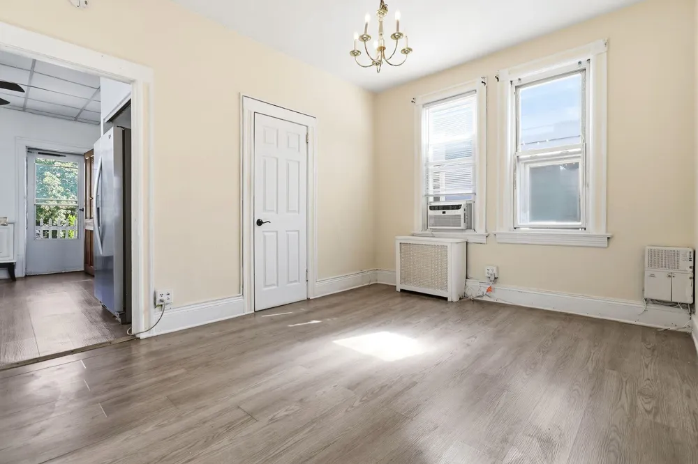 95 WEST 15TH ST Bayonne, NJ 07002