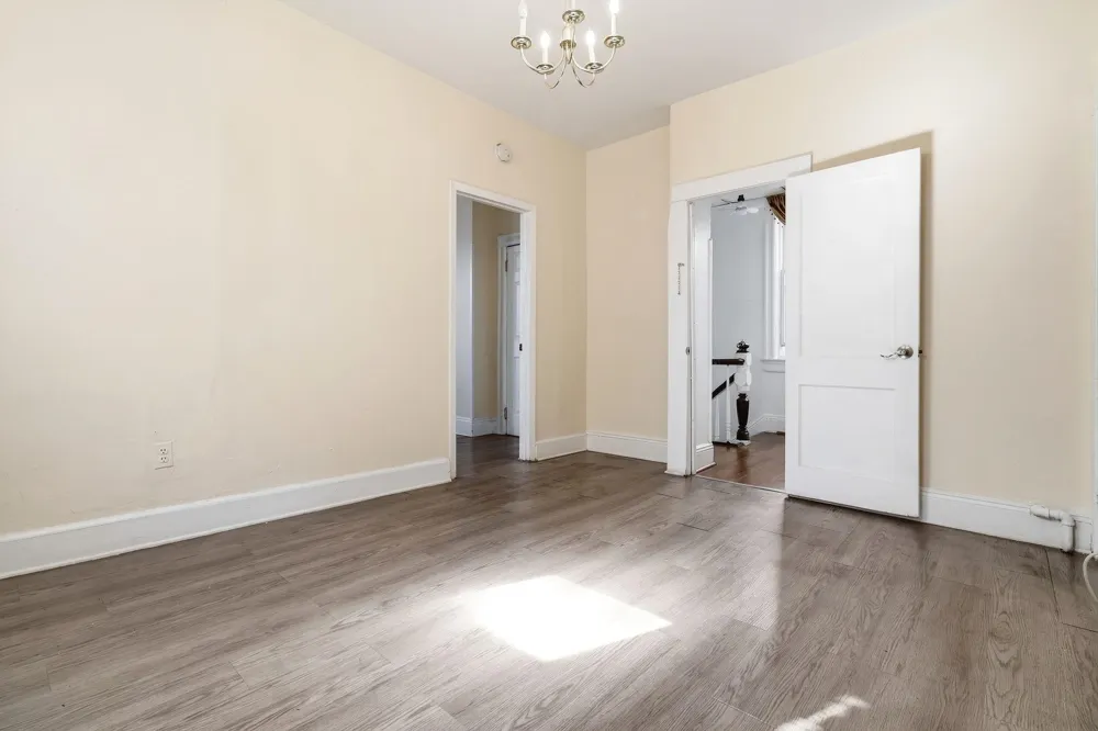 95 WEST 15TH ST Bayonne, NJ 07002