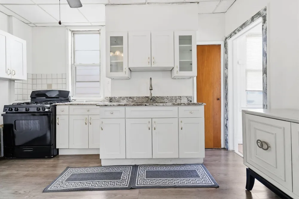 95 WEST 15TH ST Bayonne, NJ 07002