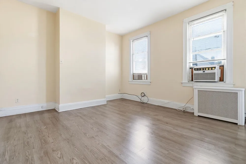 95 WEST 15TH ST Bayonne, NJ 07002