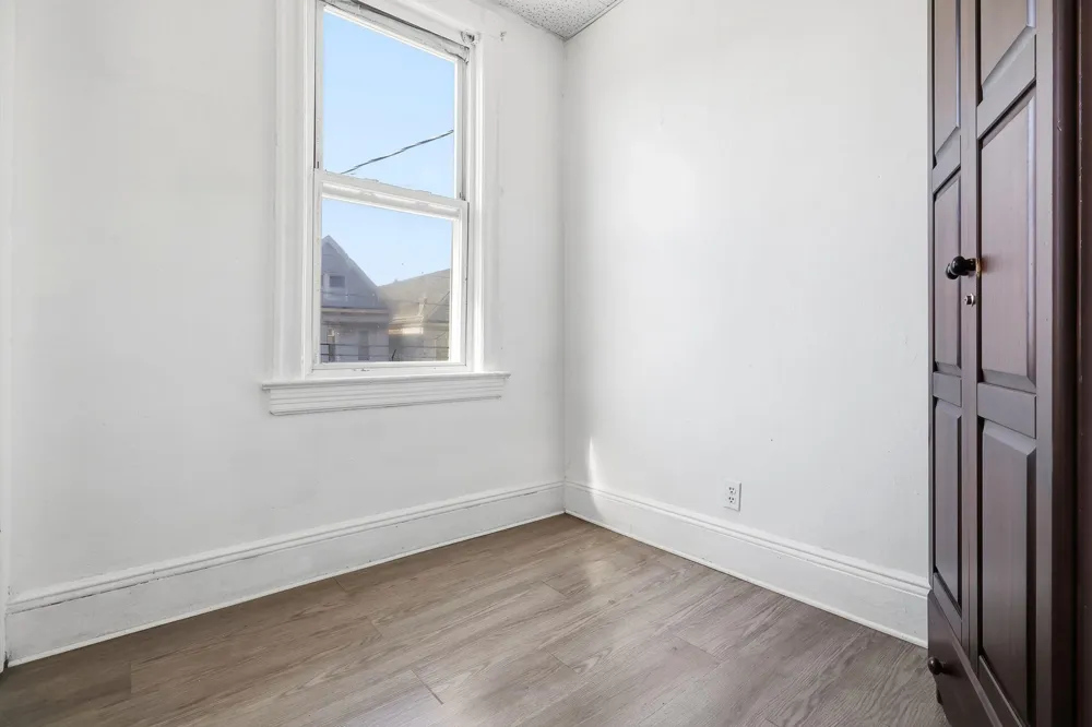 95 WEST 15TH ST Bayonne, NJ 07002