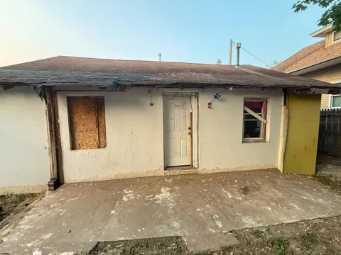 306 W Washington Ave #R-2