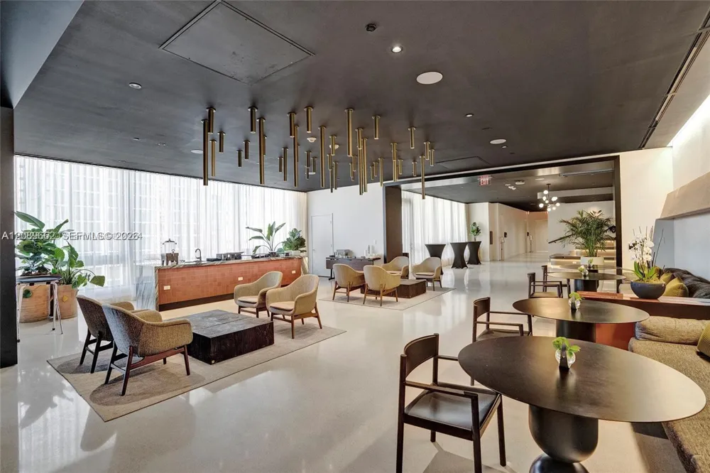 159 NE 6th St #3901 Miami, FL 33132