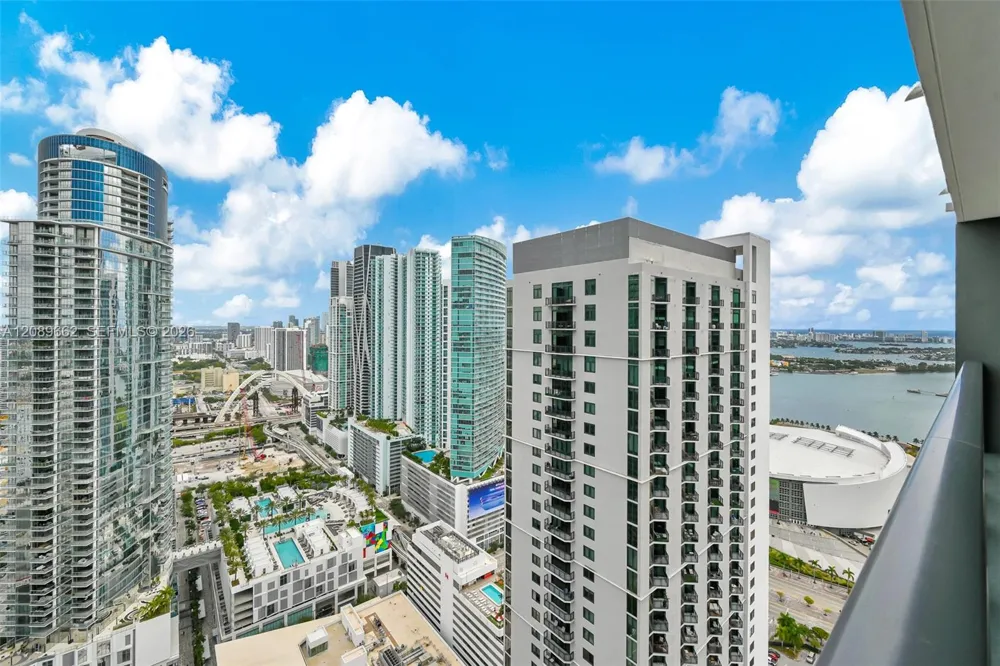 159 NE 6th St #3901 Miami, FL 33132