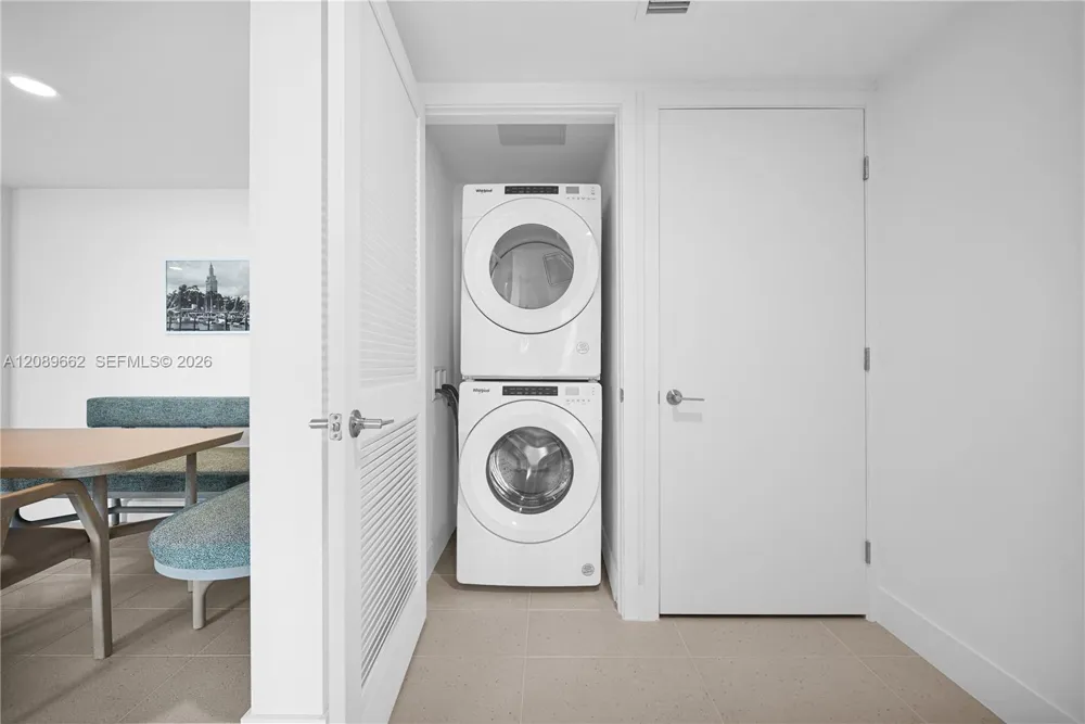 159 NE 6th St #3901 Miami, FL 33132