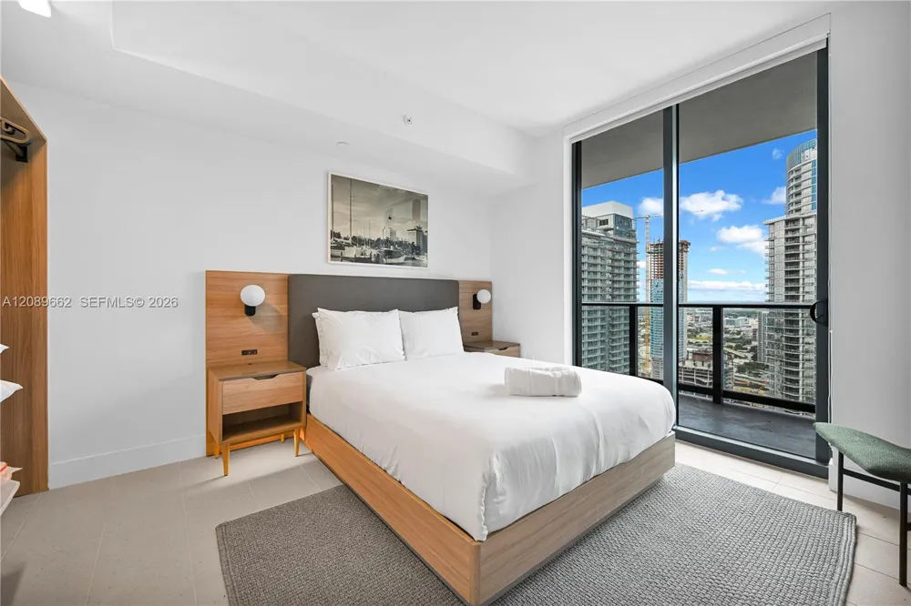 159 NE 6th St #3901 Miami, FL 33132
