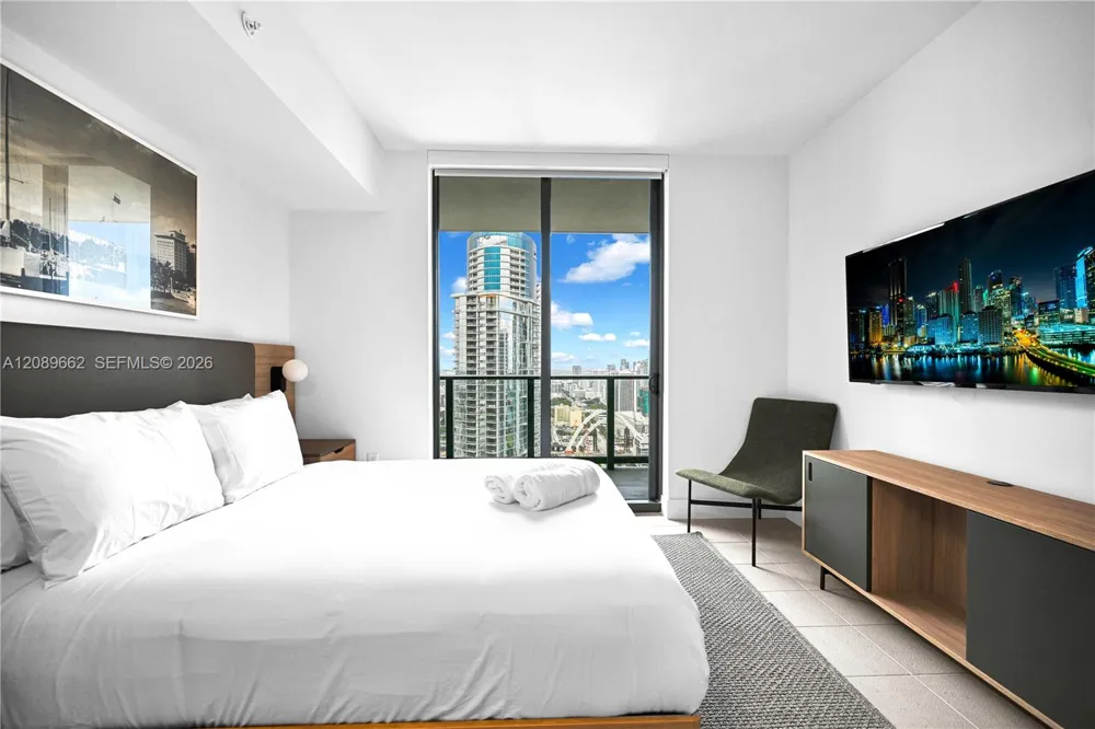 159 NE 6th St #3901 Miami, FL 33132