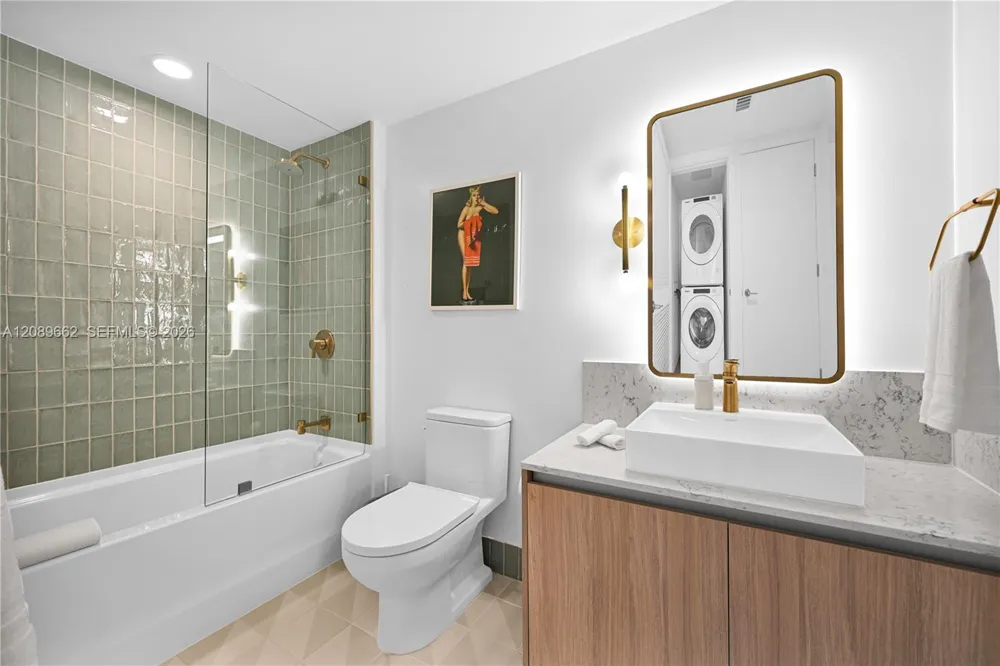 159 NE 6th St #3901 Miami, FL 33132