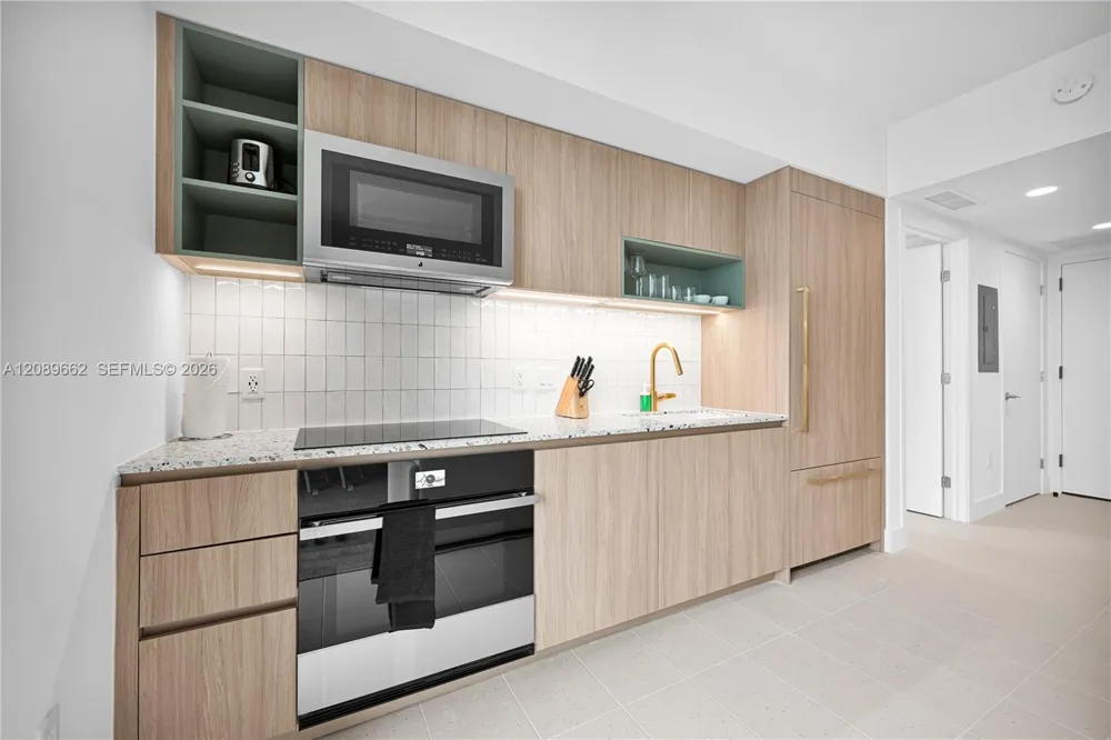 159 NE 6th St #3901 Miami, FL 33132