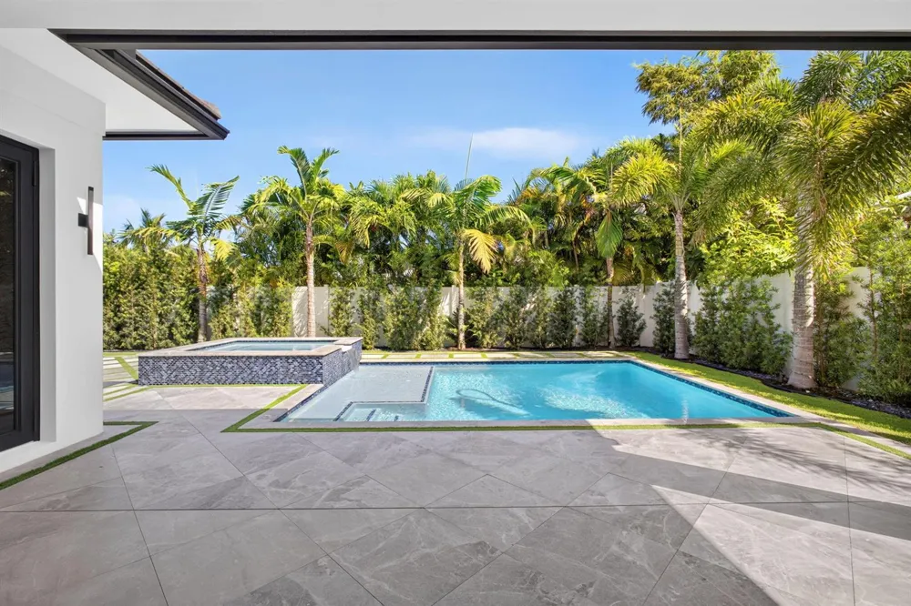 131 Edwards Lane Palm Beach Shores, FL 33404