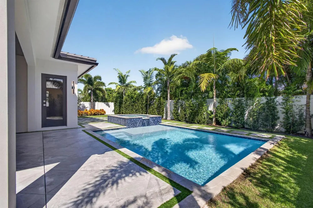 131 Edwards Lane Palm Beach Shores, FL 33404