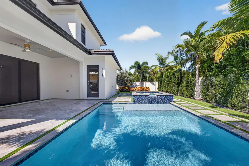 131 Edwards Lane Palm Beach Shores, FL 33404