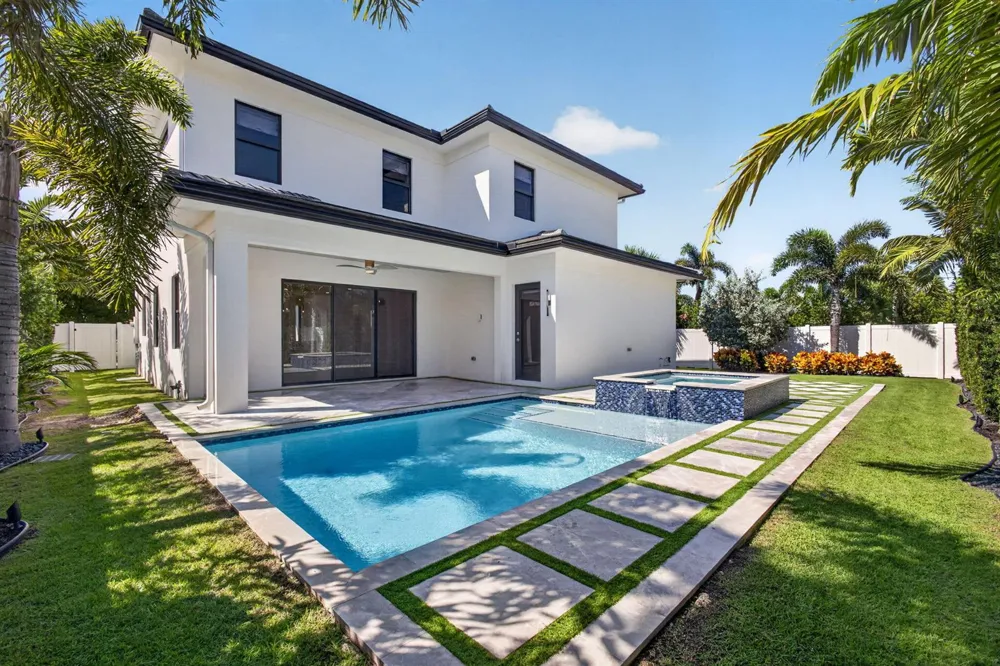 131 Edwards Lane Palm Beach Shores, FL 33404