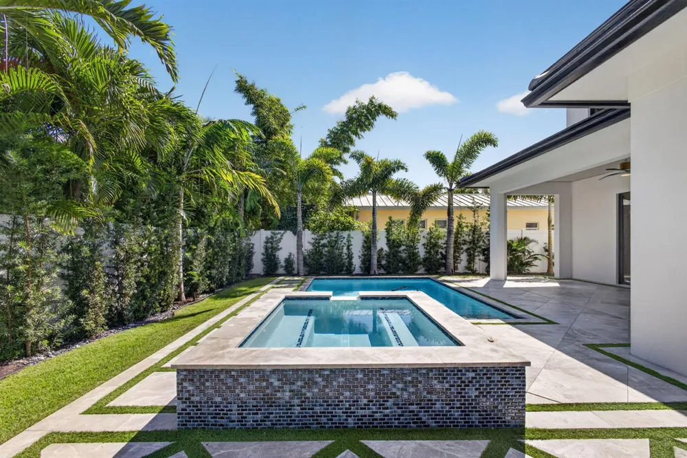 131 Edwards Lane Palm Beach Shores, FL 33404