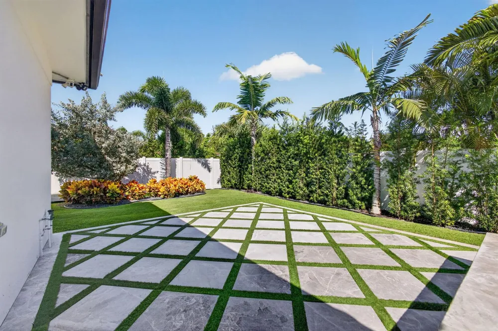 131 Edwards Lane Palm Beach Shores, FL 33404