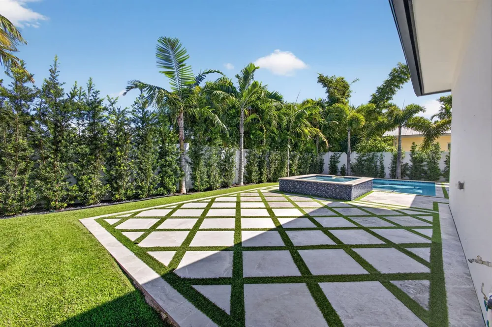 131 Edwards Lane Palm Beach Shores, FL 33404