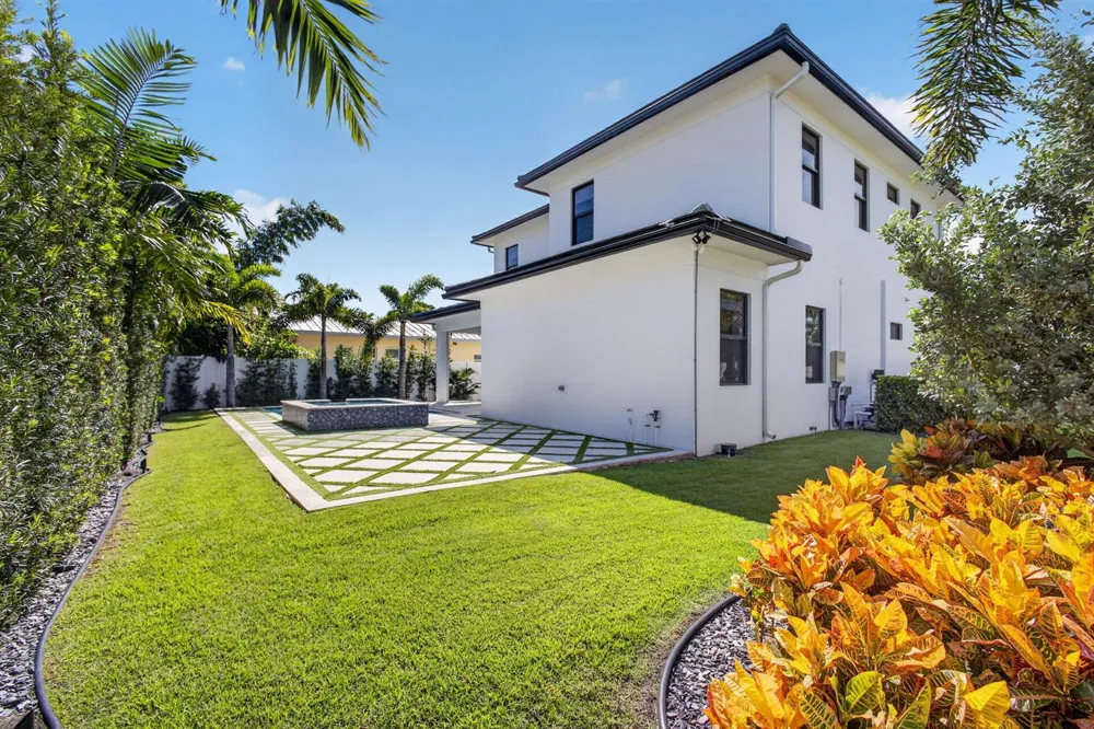 131 Edwards Lane Palm Beach Shores, FL 33404