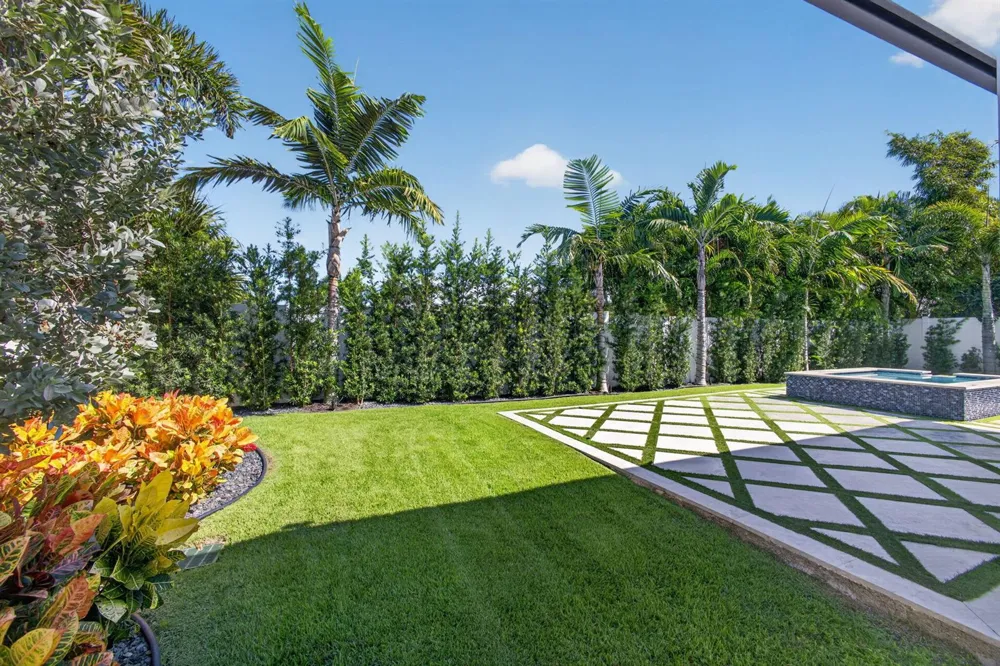 131 Edwards Lane Palm Beach Shores, FL 33404