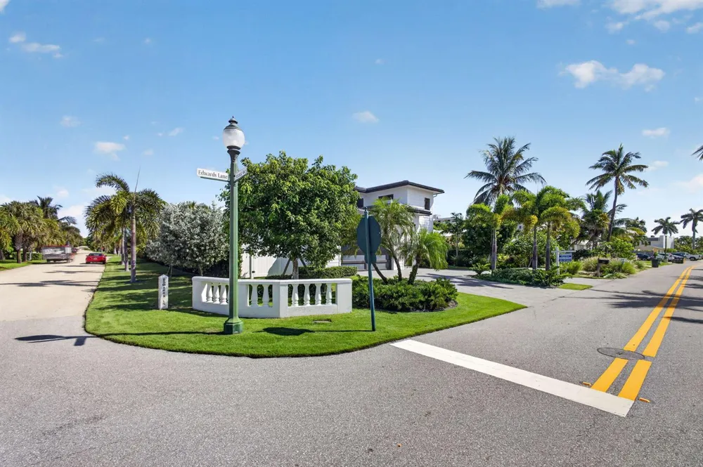 131 Edwards Lane Palm Beach Shores, FL 33404