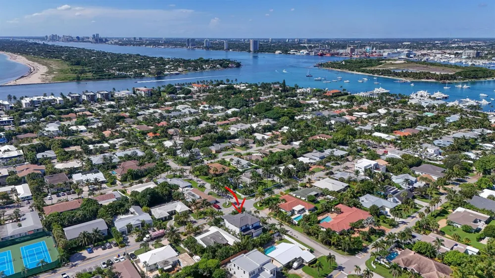 131 Edwards Lane Palm Beach Shores, FL 33404