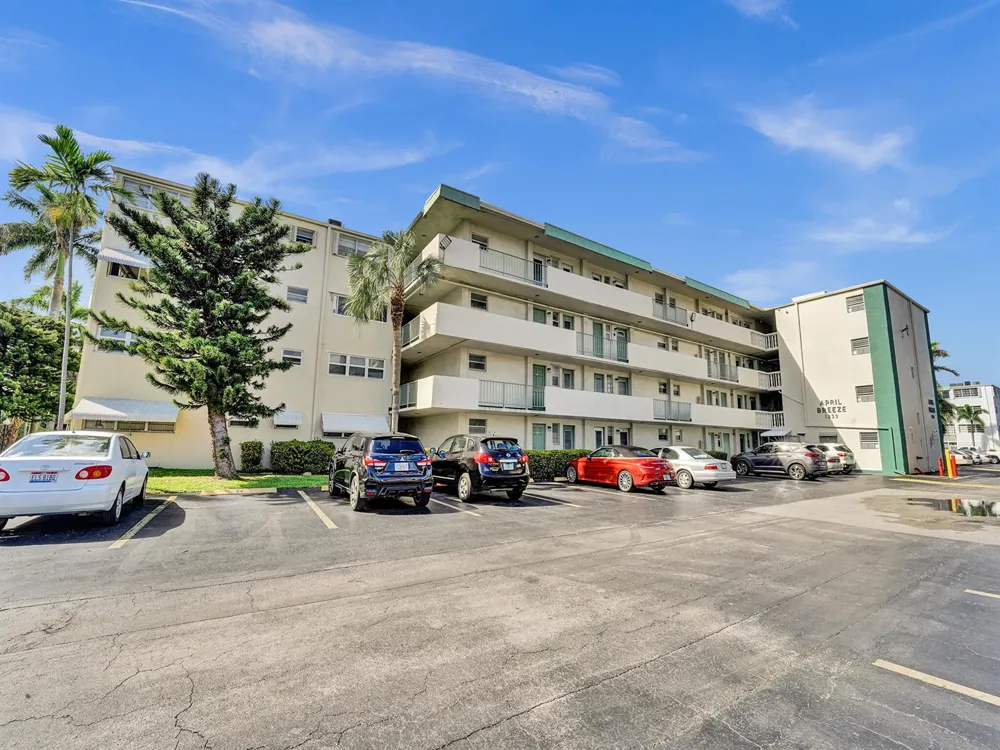 1333 E HALLANDALE BEACH BOULEVARD #302 Hallandale Beach, FL 33009