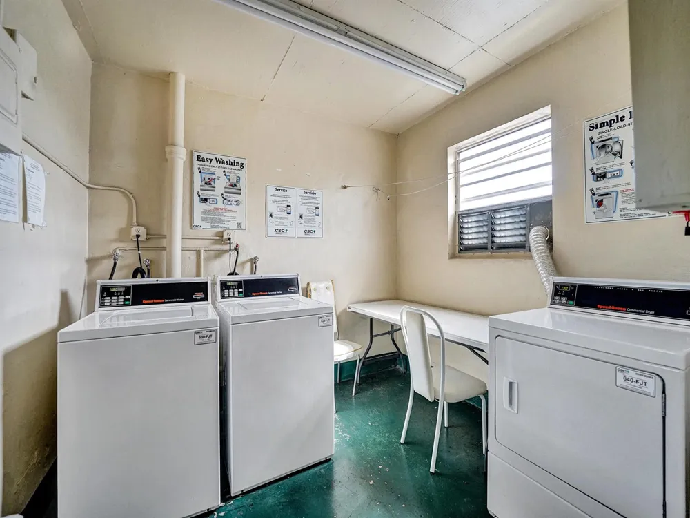 1333 E HALLANDALE BEACH BOULEVARD #302 Hallandale Beach, FL 33009
