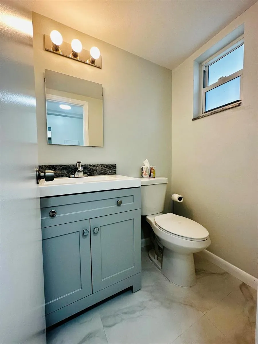 1333 E HALLANDALE BEACH BOULEVARD #302 Hallandale Beach, FL 33009