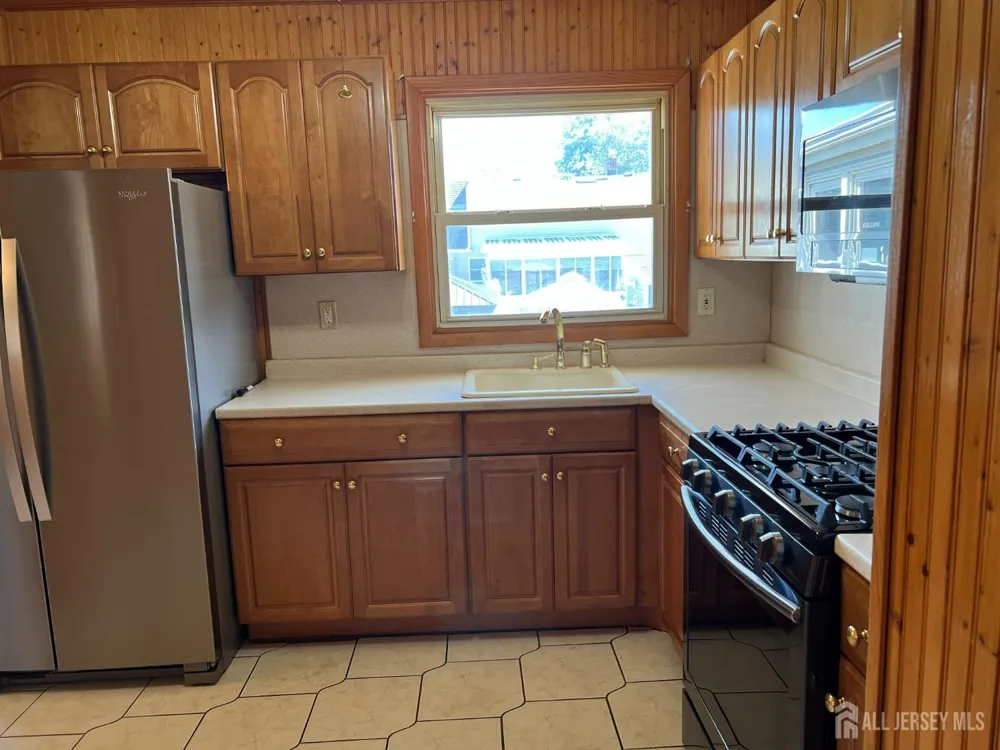 31 Mercer Road Old Bridge, NJ 08857