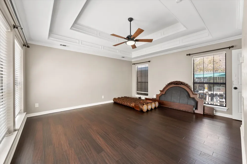 523 Cooper Street Grand Prairie, TX 75052