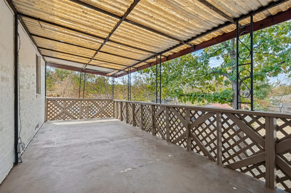 227 S Justin Avenue Dallas, TX 75211