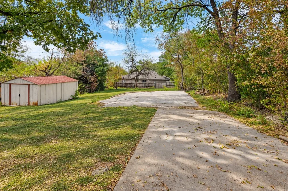 227 S Justin Avenue Dallas, TX 75211