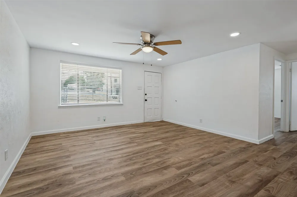 227 S Justin Avenue Dallas, TX 75211