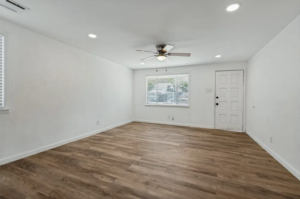 227 S Justin Avenue Dallas, TX 75211