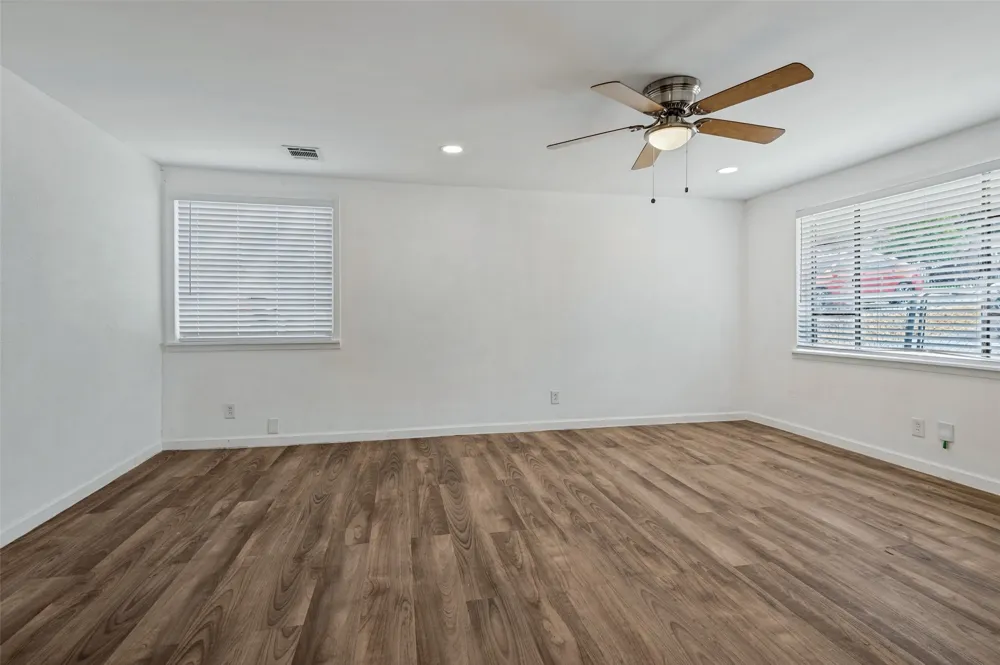 227 S Justin Avenue Dallas, TX 75211