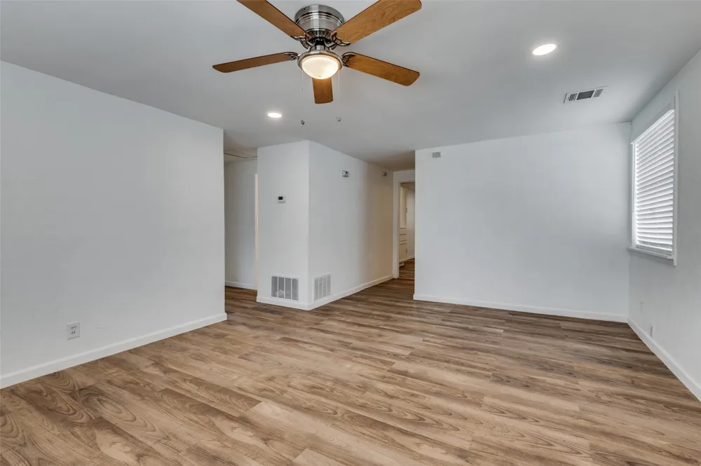 227 S Justin Avenue Dallas, TX 75211