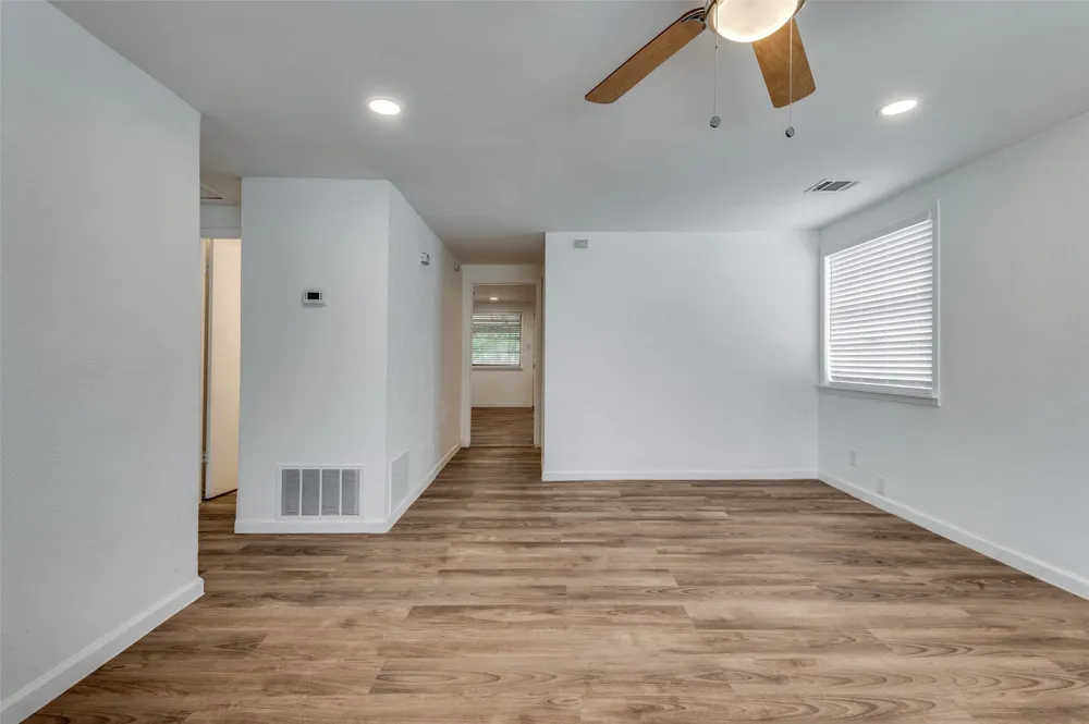 227 S Justin Avenue Dallas, TX 75211